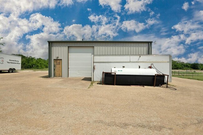 Building Photo - 1700 Co Rd 130