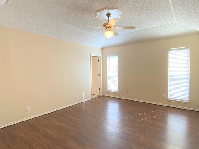 Building Photo - 6845 Iola Ave