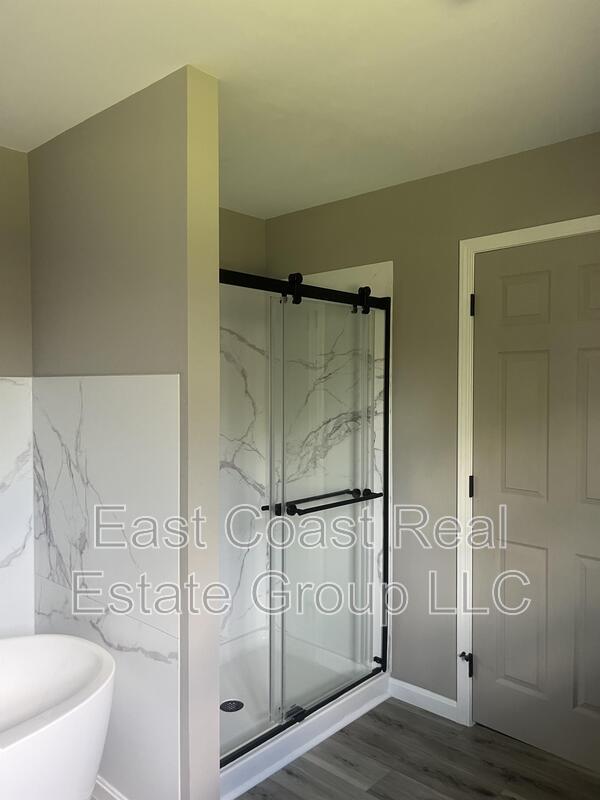 Building Photo - 18061 Crampton Ln