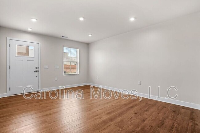 Building Photo - 124 Tassin St