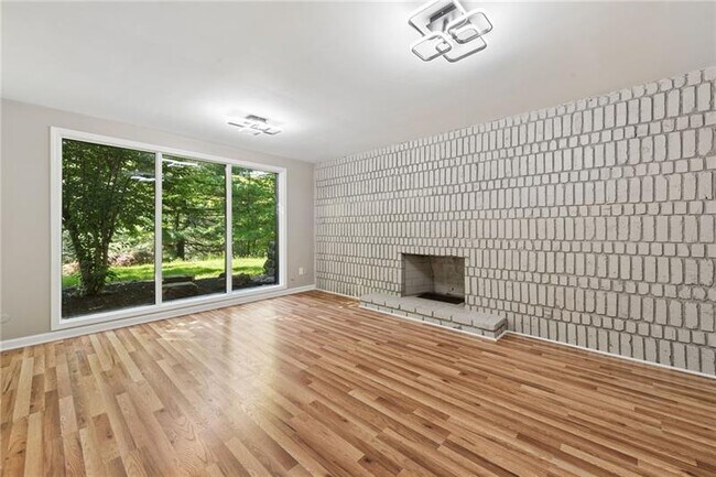 Building Photo - 2317 Marbury Rd