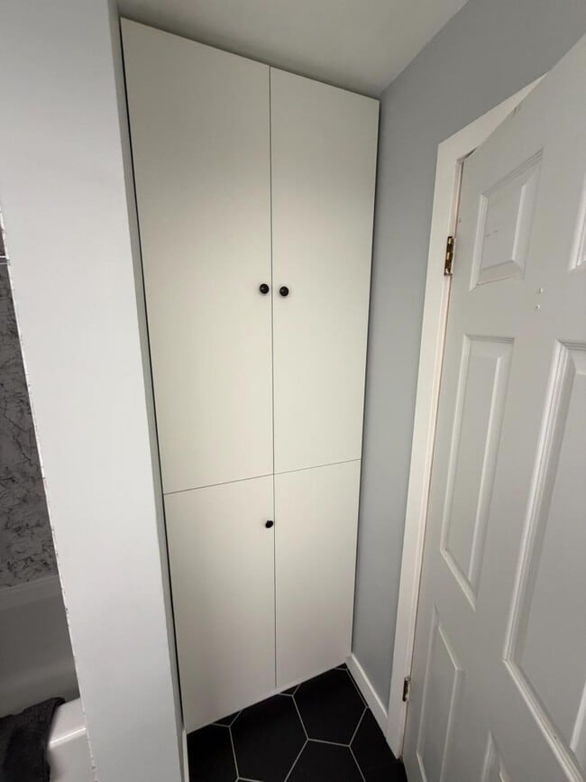 Building Photo - 44 W Broadway