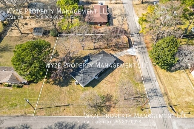 Building Photo - 2209 Rothmore Dr SW