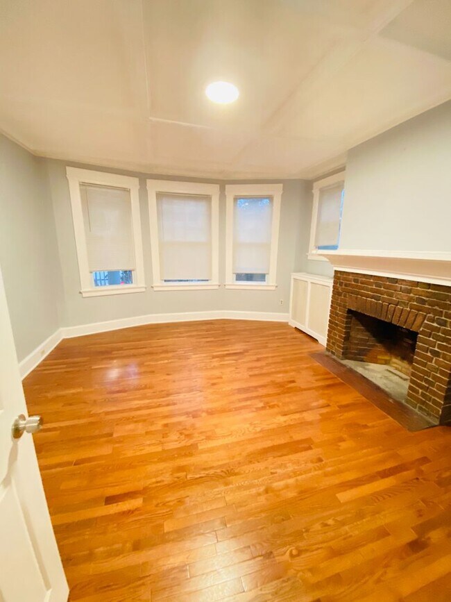 Building Photo - 337 Winthrop Ave