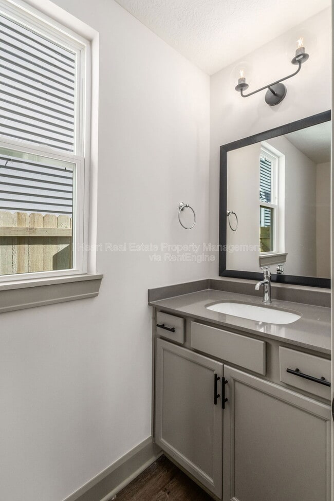 Building Photo - 72 Hayden Ave