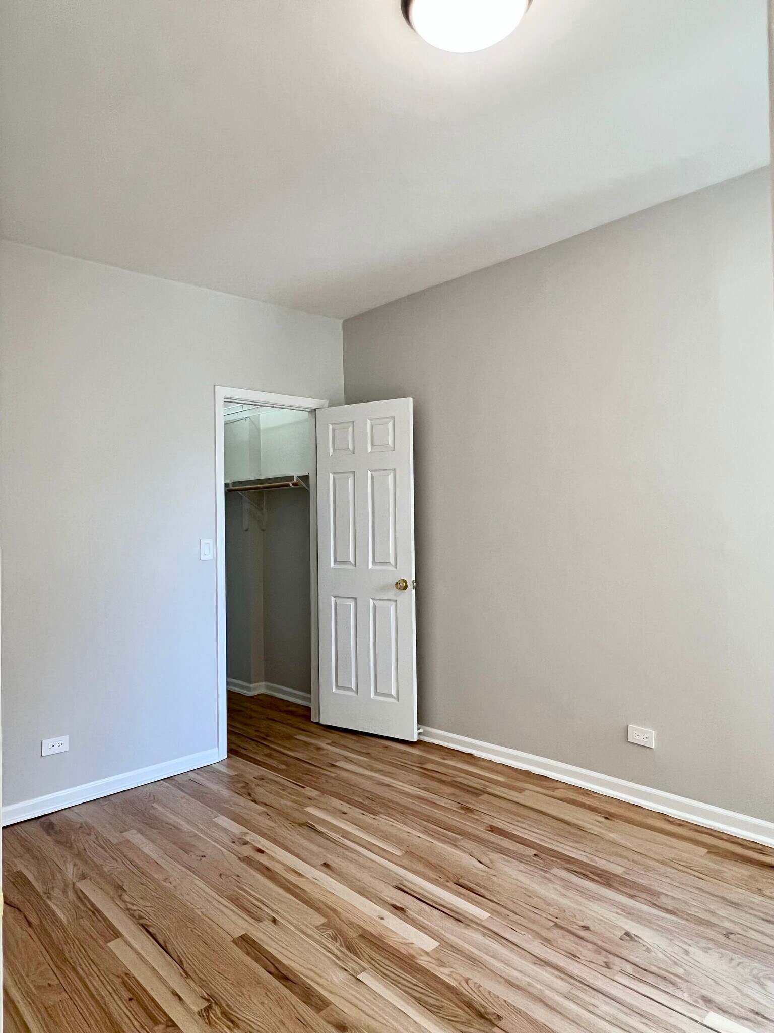 Building Photo - 4830 N Saint Louis Ave