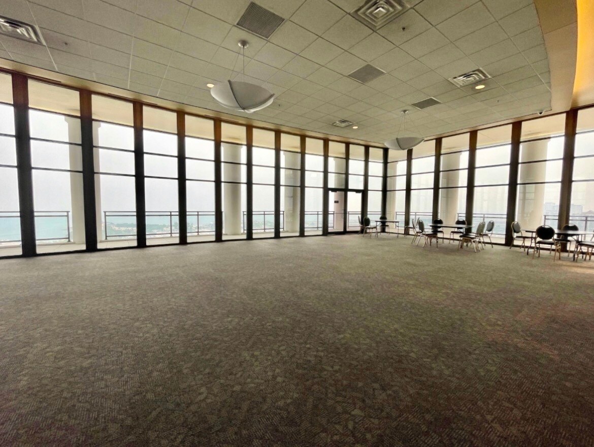 Building Photo - 233 E 13th St