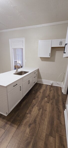 Building Photo - 614 Cleveland St