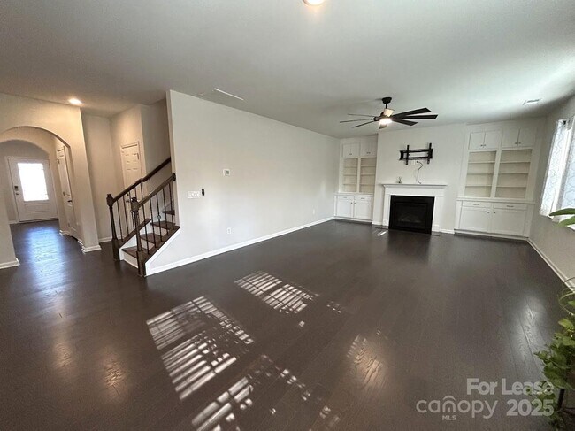 Building Photo - 1004 Whipcord Dr