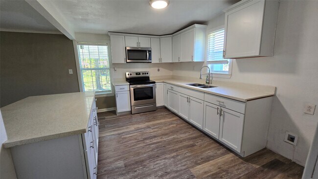 Building Photo - 2717 County Rd 3479B