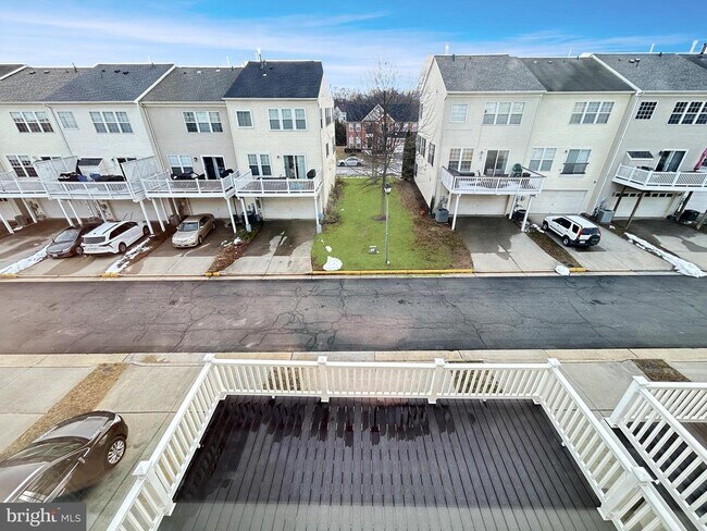 Building Photo - 44259 Huron Terrace