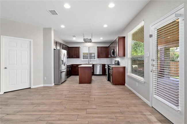 Building Photo - 1521 Coldwater Hollow