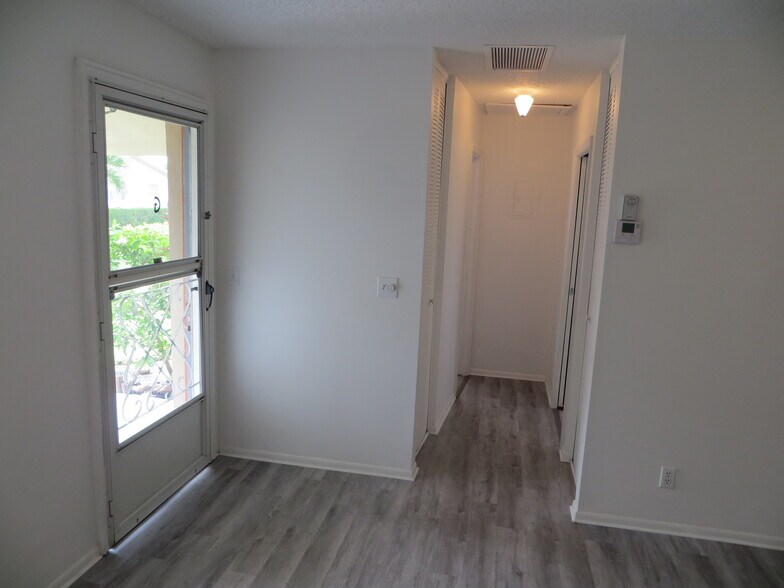 Building Photo - 2723 Dudley Dr E