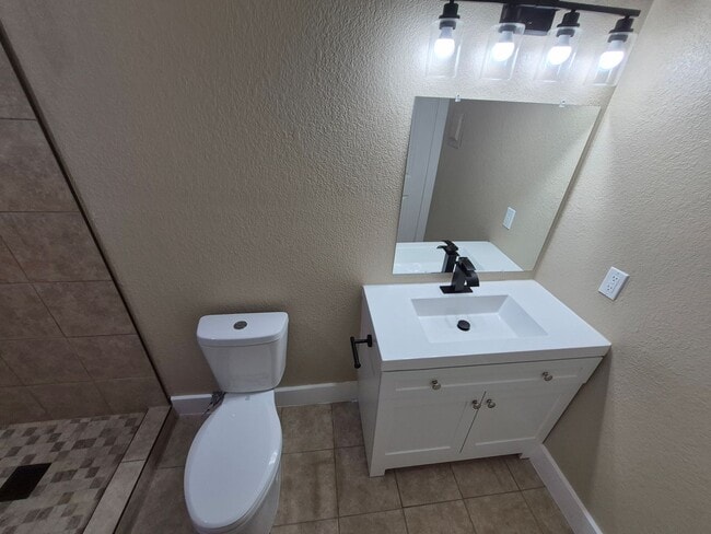 Building Photo - 7215 Glen Heights