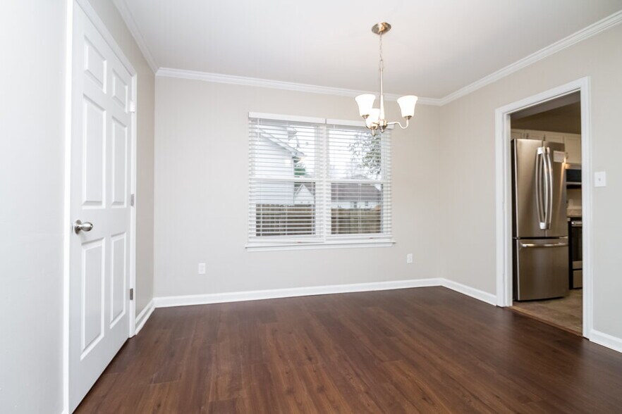 Building Photo - 104 Northlake Dr