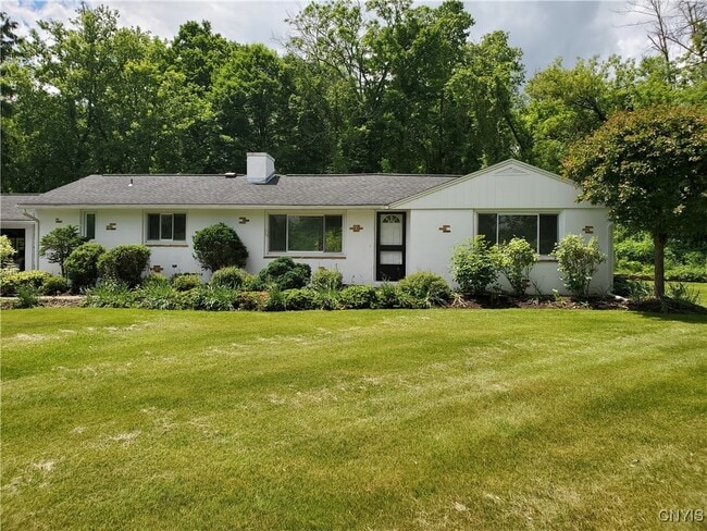 Primary Photo - 6108 E Seneca Turnpike