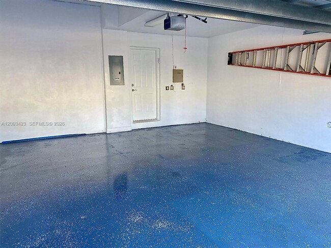 Building Photo - 21032 NE 32nd Ave