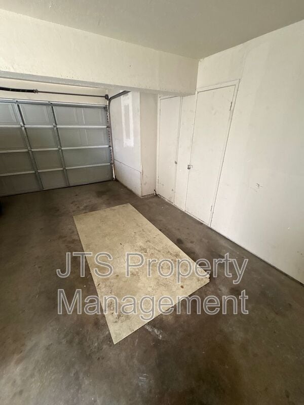 Building Photo - 6436 Bremen Dr