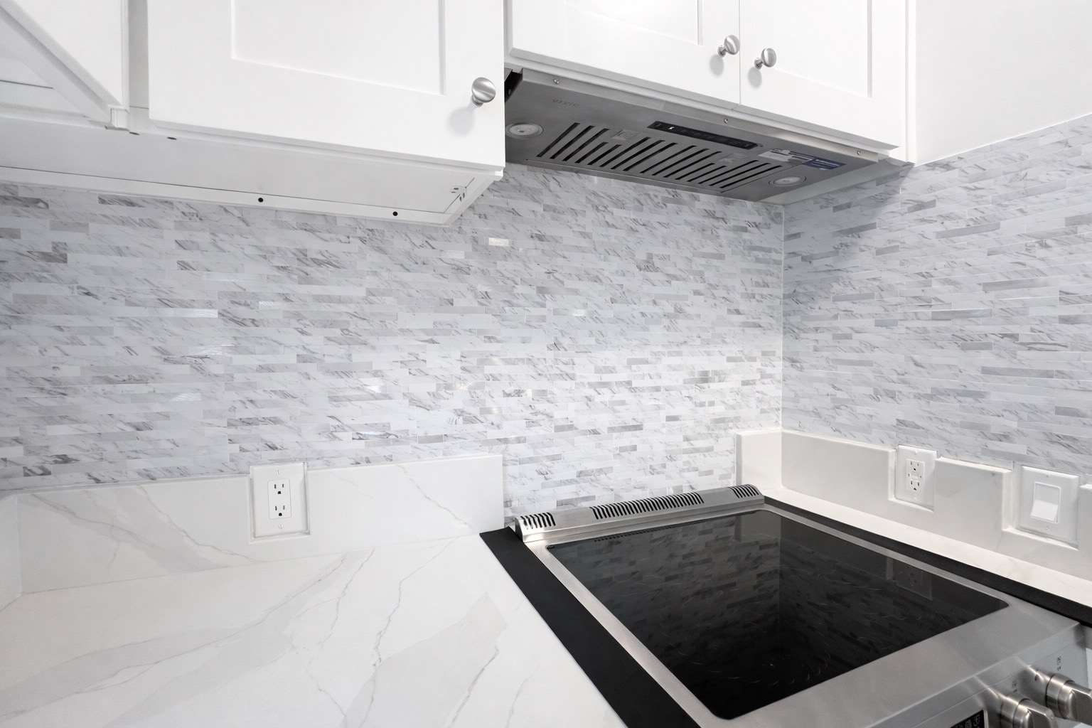 Building Photo - 6905 Noble Ave