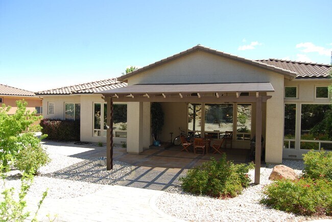Building Photo - Single Level Home in Mountaingate