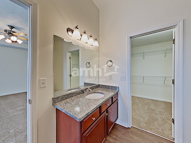 Building Photo - 747 Pantera Dr