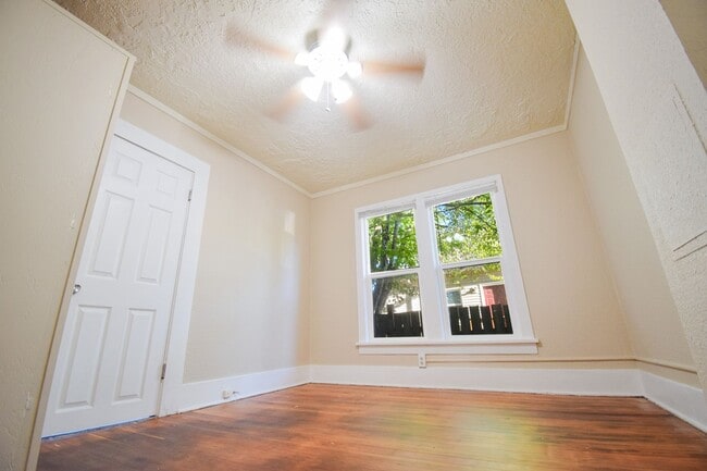 Building Photo - Beautiful 4 Bed 2 Bath Home in NE Portland!