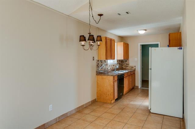 Building Photo - 611 Johns Dr