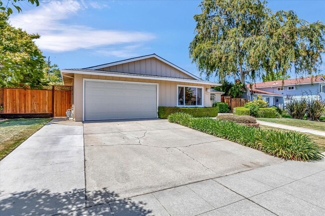 Building Photo - Available for July 1st Move In