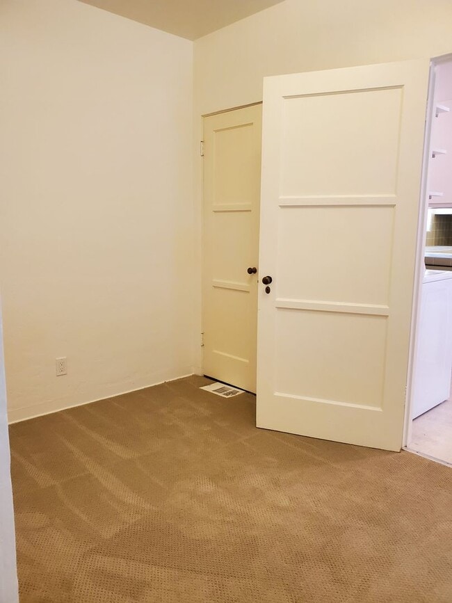 Building Photo - Coronado Single Level Home On Corner Lot