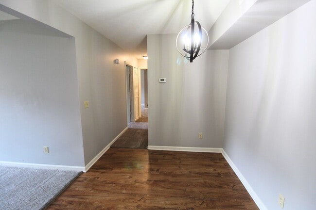 Building Photo - 1018-1 Blue Ridge Dr