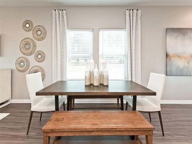 Building Photo - 1643 Villageside Ct