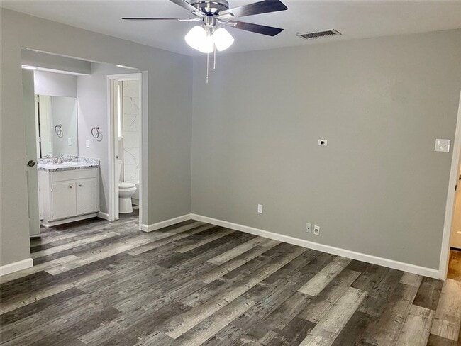 Building Photo - 5300 Jason Dr