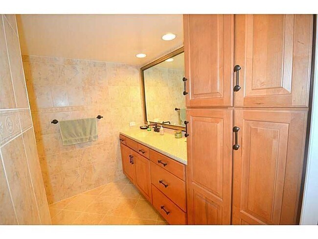 Building Photo - 6371 La Costa Dr