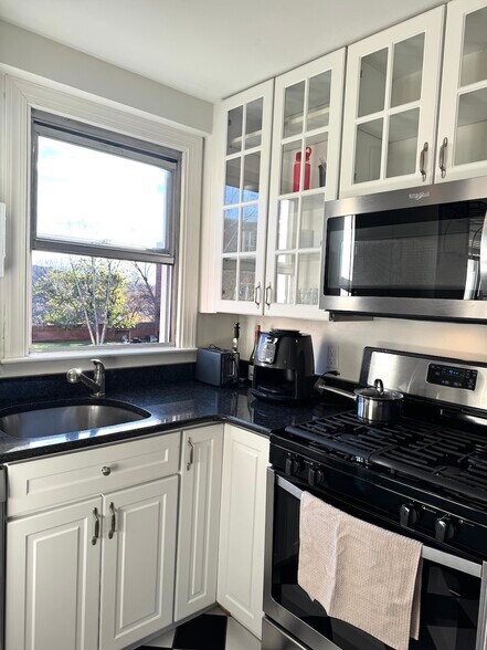 Building Photo - 2500 Q St NW