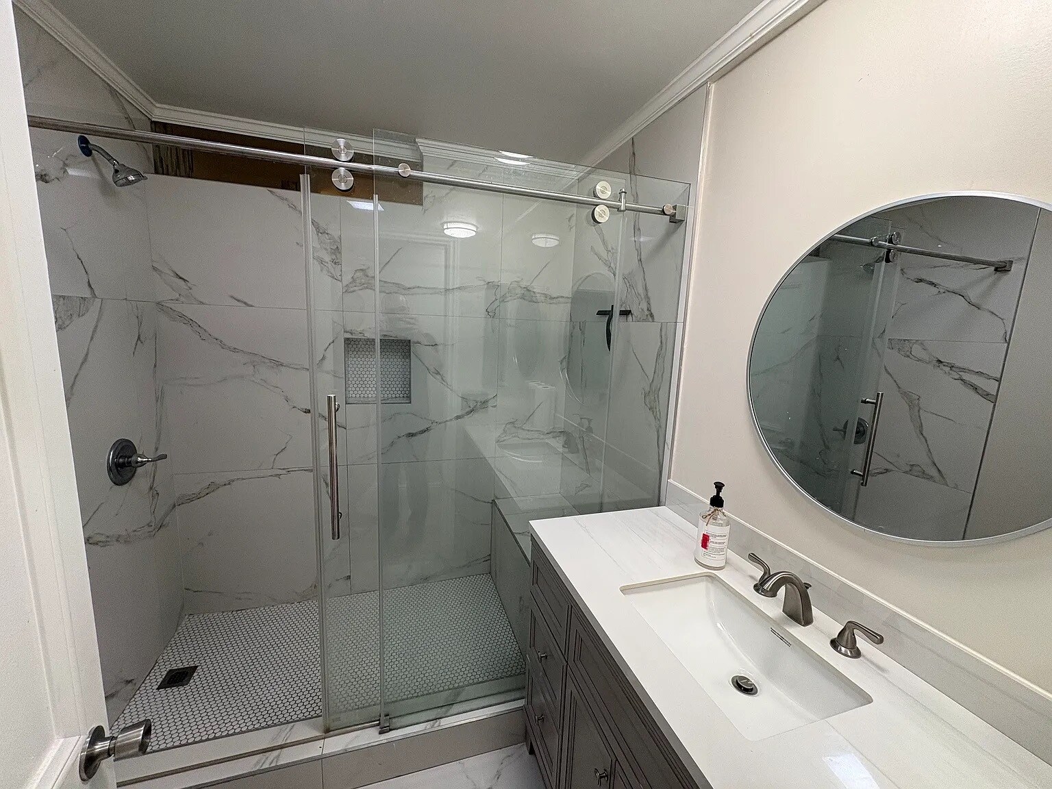 Building Photo - 8216 Glade Ave