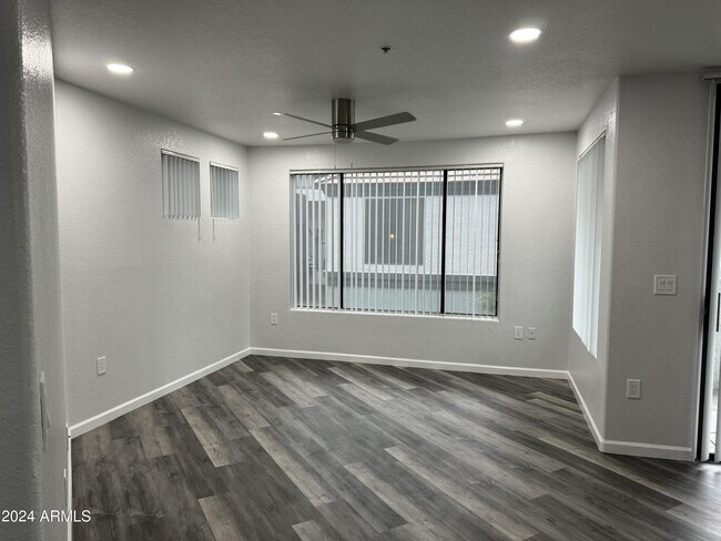 Building Photo - 3848 N 3rd Ave