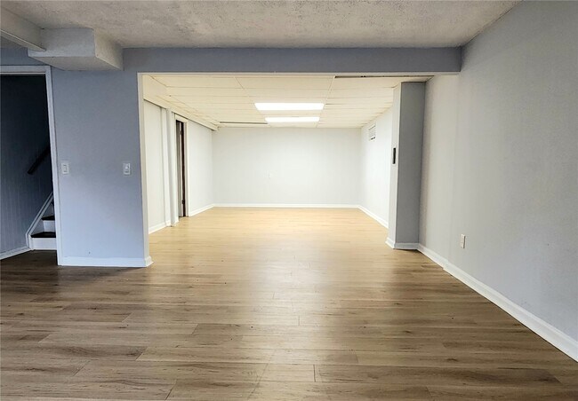 Building Photo - 809 Bordeaux Ct