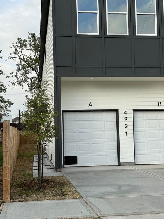 Building Photo - 4921 Pederson Street, Unit A