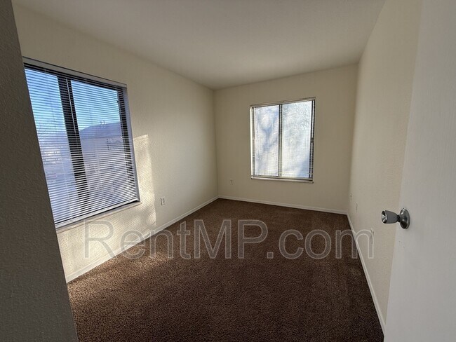 Building Photo - 1825 South Dr