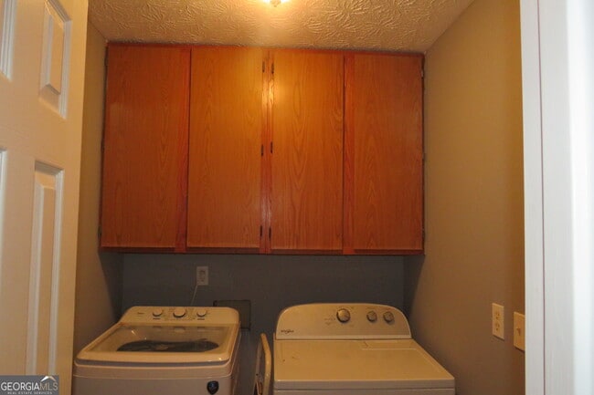 Building Photo - 1105 Hampton Rd