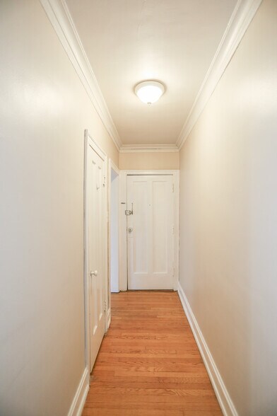 Building Photo - 5051 N Glenwood Ave