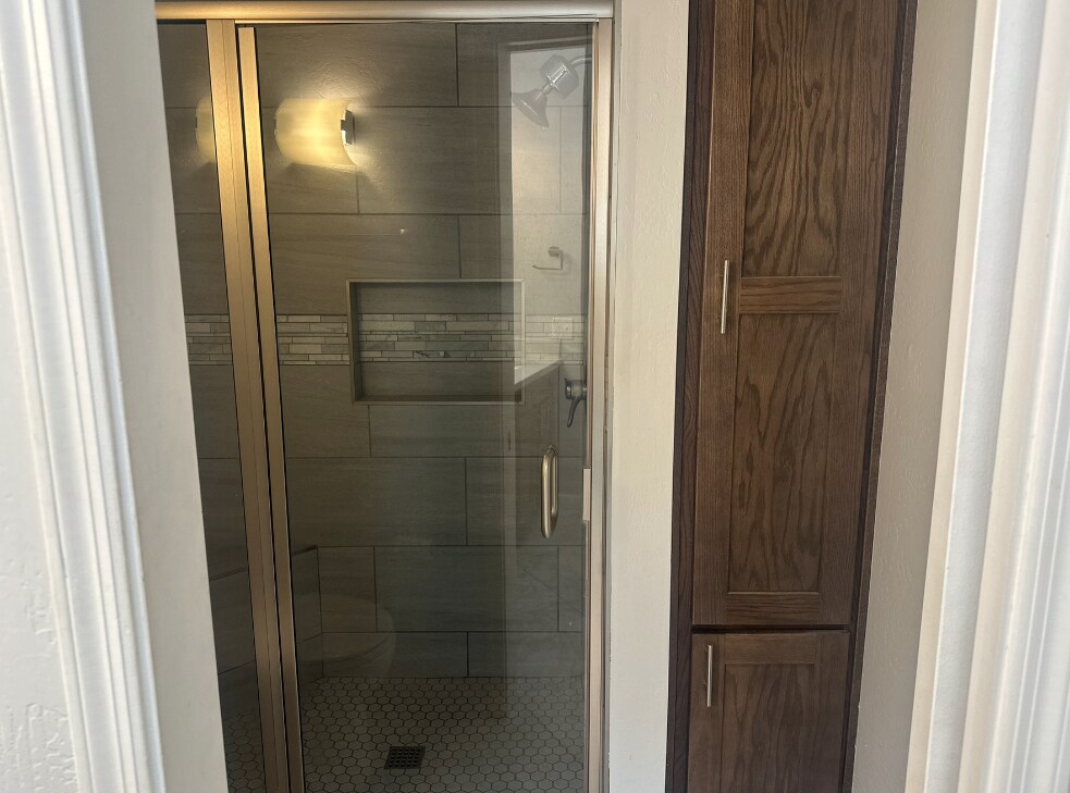 Building Photo - 5402 E Windsor Ave