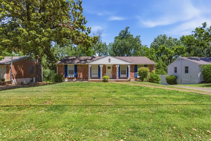 Building Photo - 340 Lynn Dr