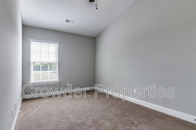 Building Photo - 359 Halton Crossing Dr SW