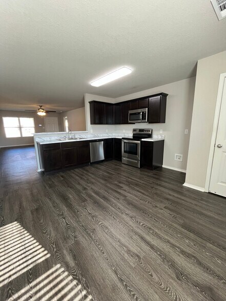 Building Photo - 36 Barn Cat Wy