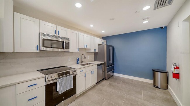 Building Photo - 4822 Ocean Blvd