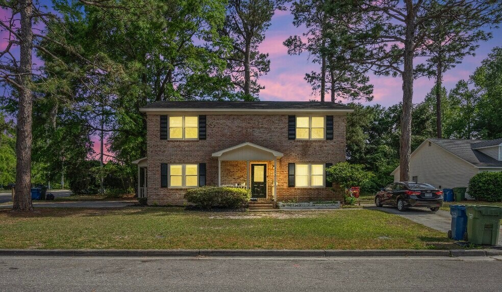 Building Photo - 321 Lennon Dr