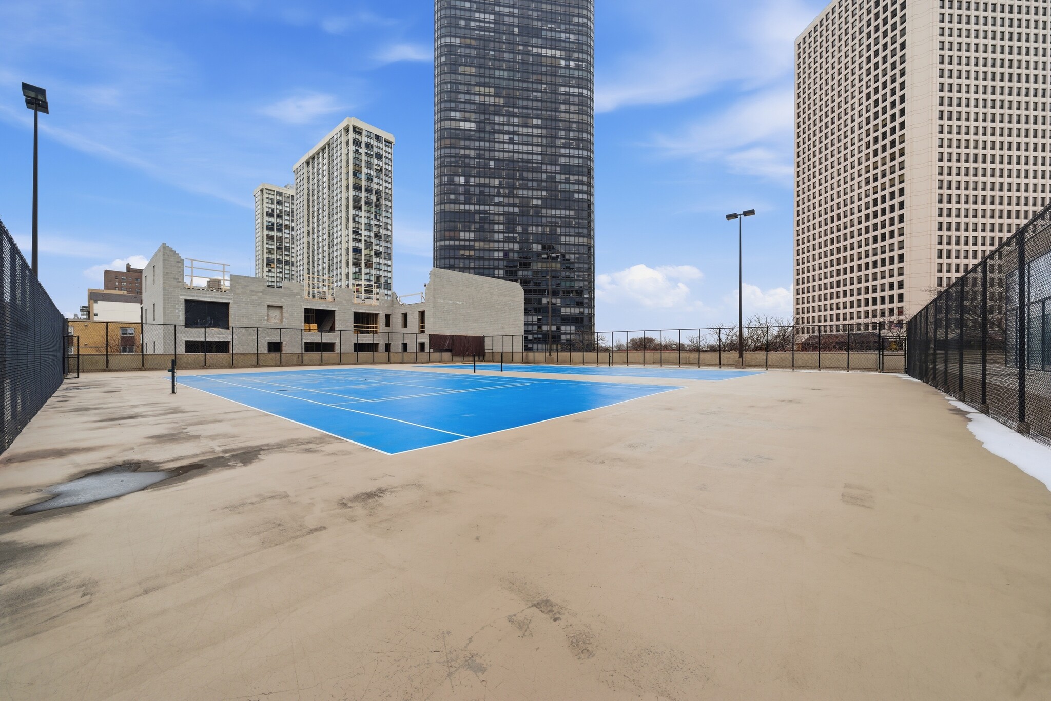 Building Photo - 5320 N Sheridan Rd