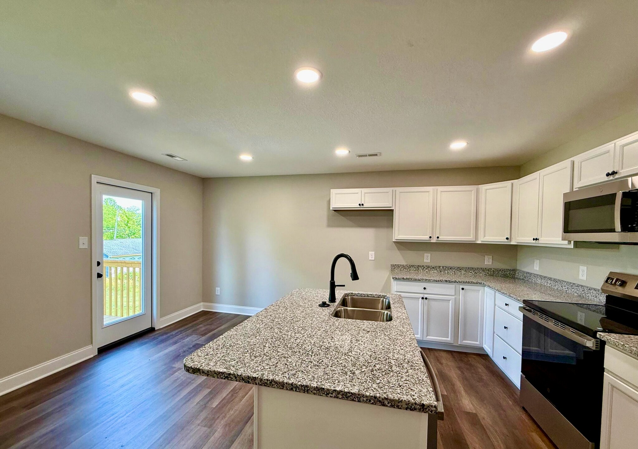Building Photo - 7302 Bonnie Marie Way