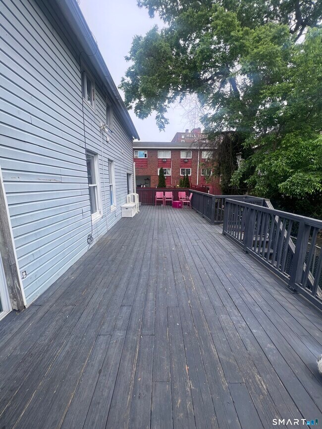 Building Photo - 113 Milne St